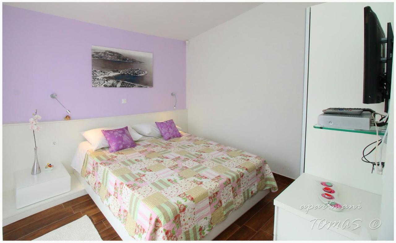 Apartments Tomas Primosten Bagian luar foto