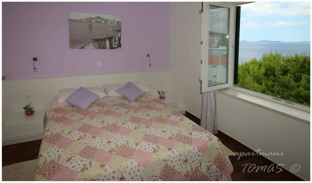Apartments Tomas Primosten Bagian luar foto